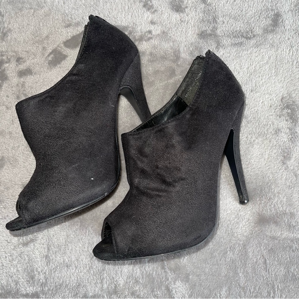 Costa Blanca black velvet open toe heels
